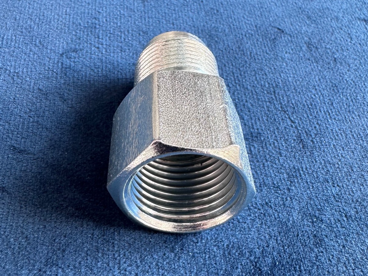 10.008.2.S20.4 Переходник д/манометра G1/2 внутр. - М20х1,5 наружн. Ст20, оцинк