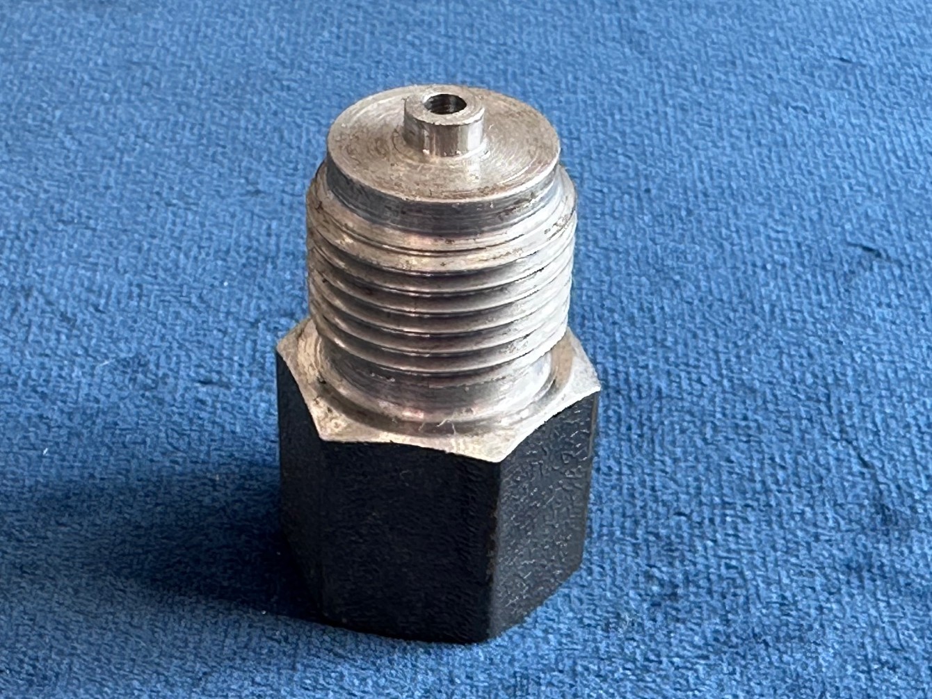 10.008.3.S20.0 Переходник д/манометра М20х1,5 внутр. - G1/2 наружн. Ст20, без покрытия