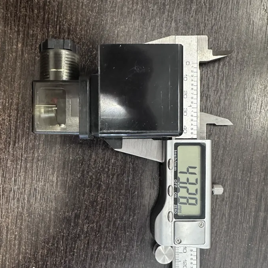 К-4-012D Катушка индуктивности 12VDC для клапана DN8-50. С разъемом.